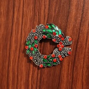 Christmas Wreath Brooch